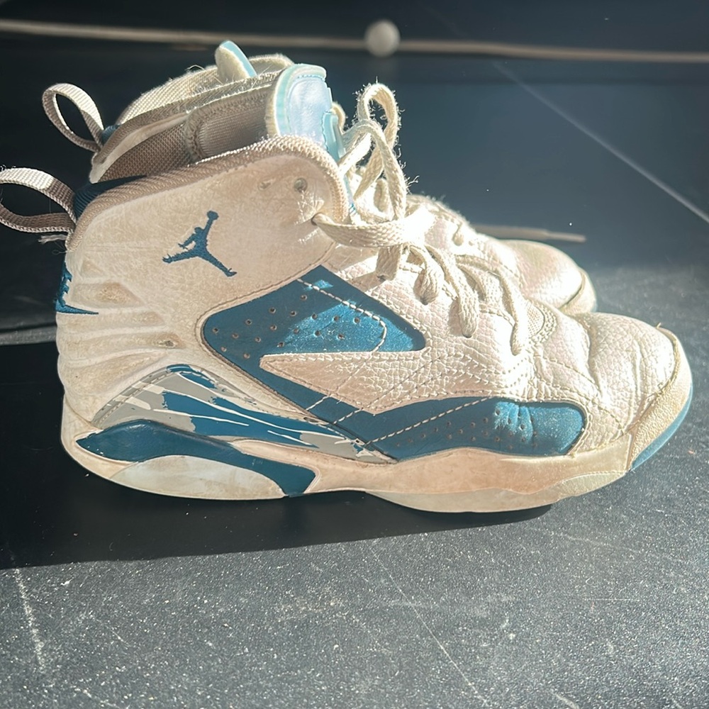 Kids Jordan sneakers 👟  🏀